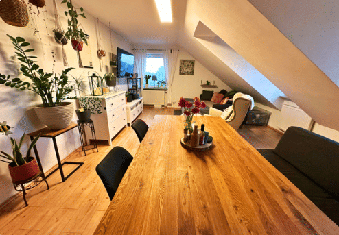 Großzügige 3-Zimmer-Dachgeschosswohnung mit ca. 95 m², Einbauküche und 2 Stellplätzen in Böhmfeld – Böhmfeld – Vorschaubild 2