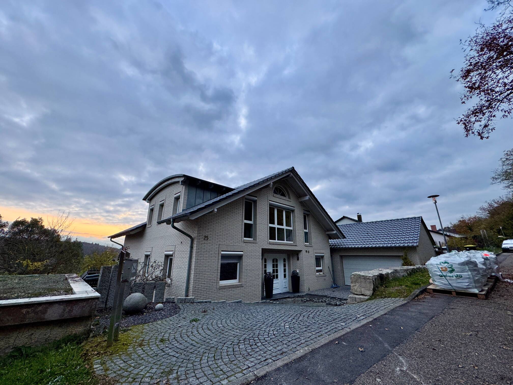 Exklusives EFH mit Sauna, Garage & Garten – Neckarzimmern – Vorschaubild 4