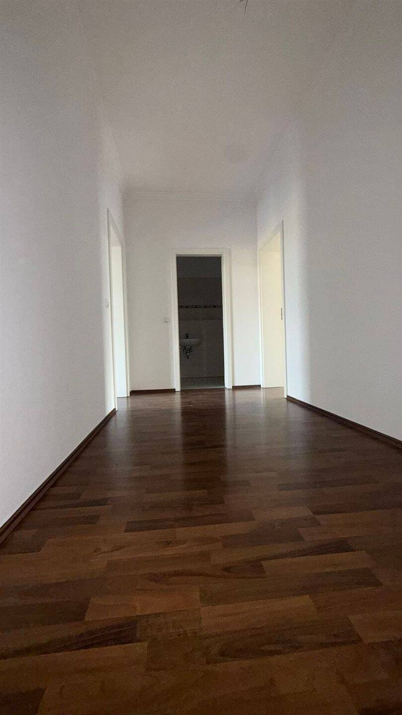Wunderschöne Kaßbergwohnung mit Balkon und Einbauküche – Chemnitz – Vorschaubild 2