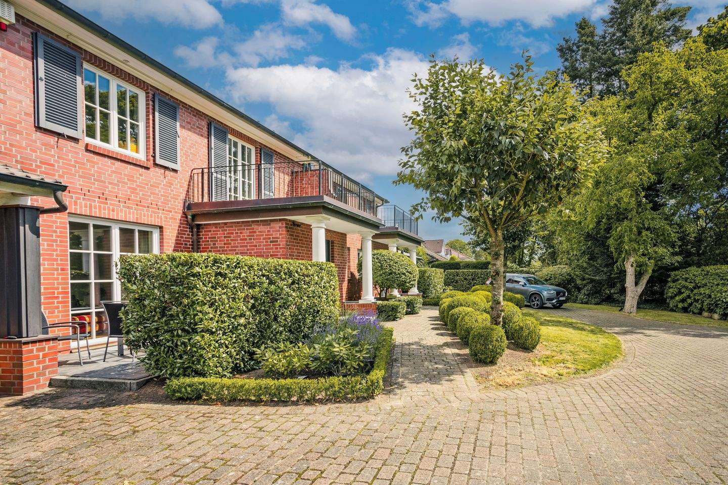 Exklusive Haushälfte in Landhausvilla - Bestlage in Ahrensburg – Ahrensburg – Vorschaubild 2