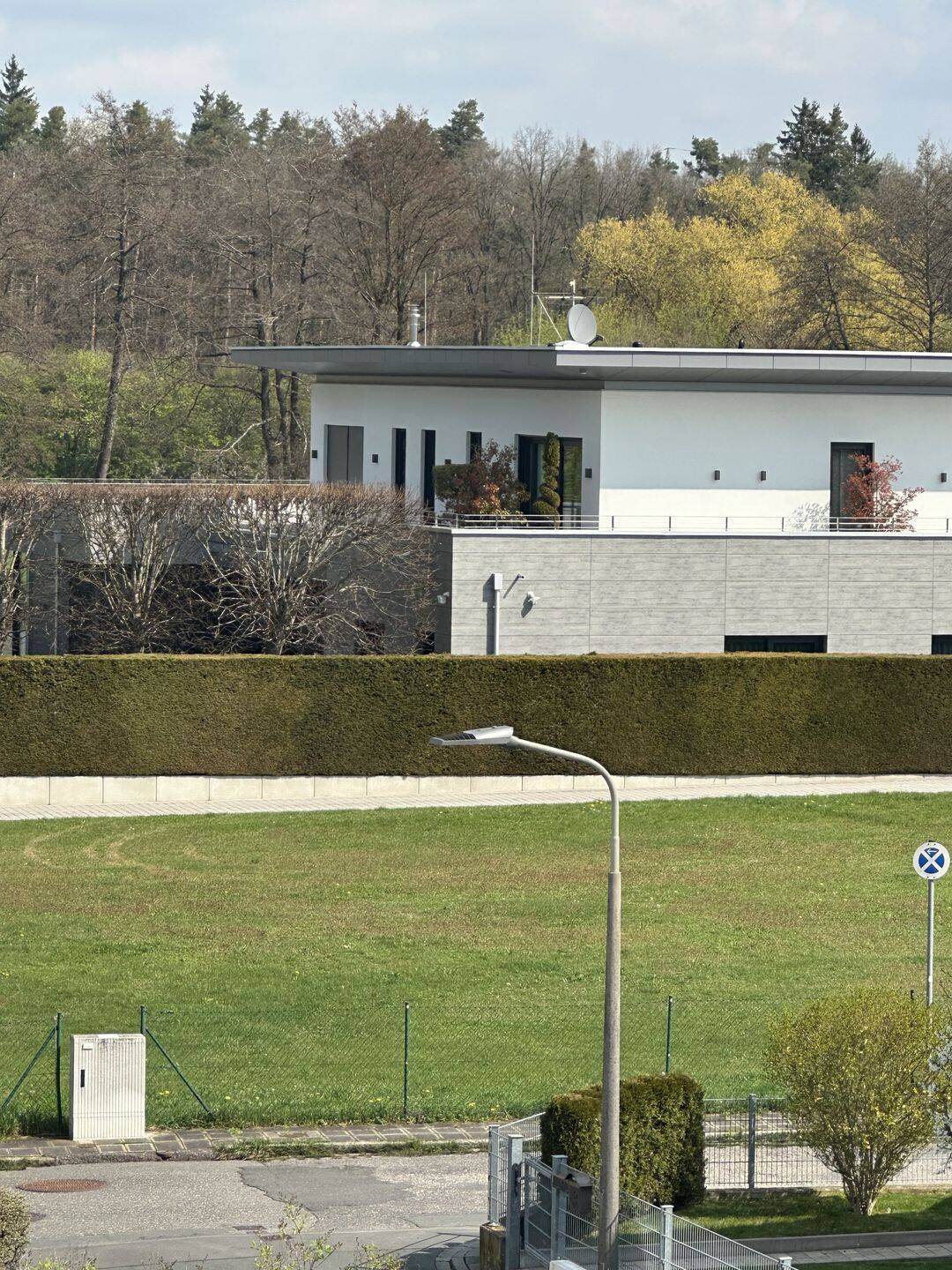 Frisch renovierte 2-Zi-Whg mit Garage in ruhiger Lage – Nürnberg – Vorschaubild 3