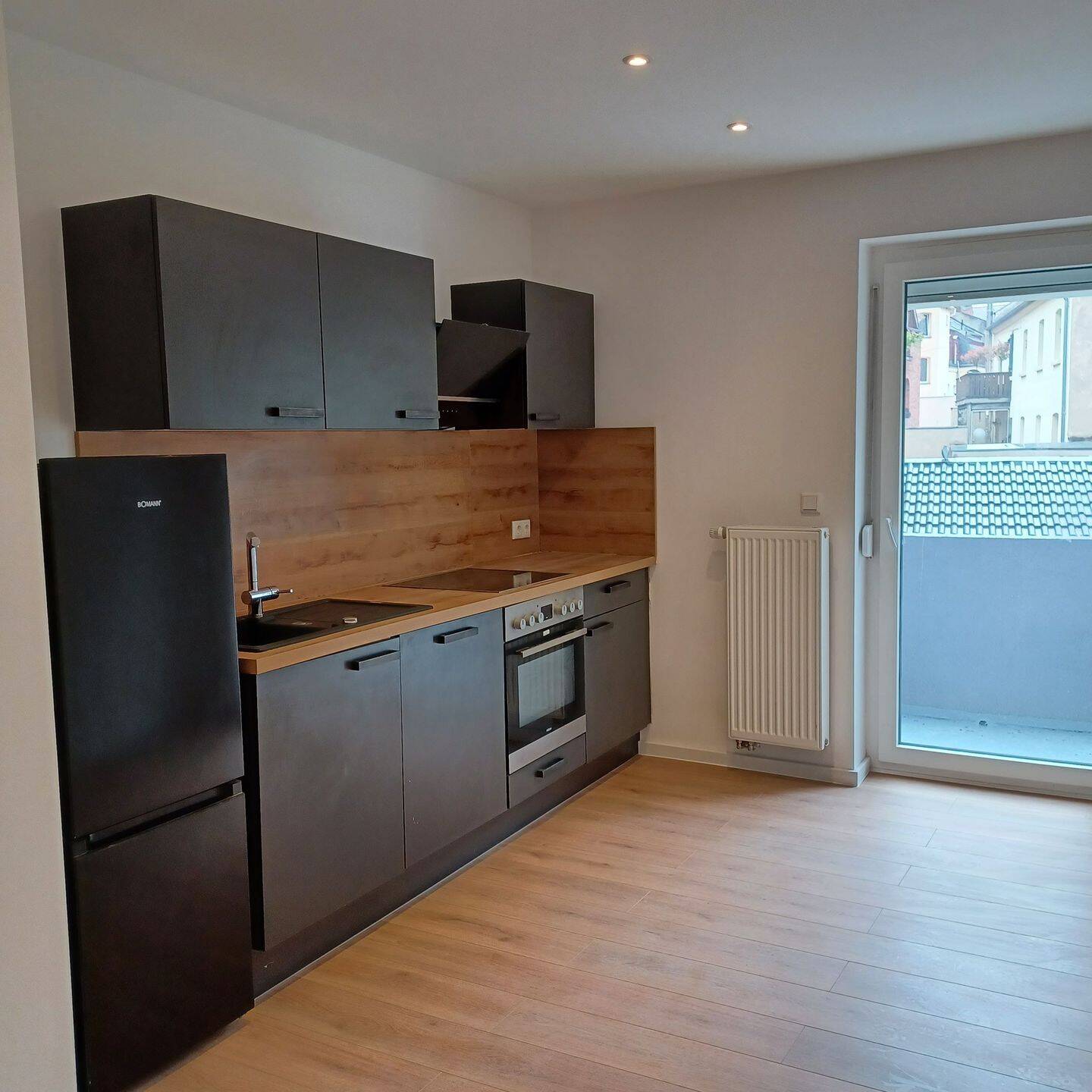 2-Zimmer-Wohnung renoviert mit Balkon und zentral gelegen – Nürnberg – Vorschaubild 3