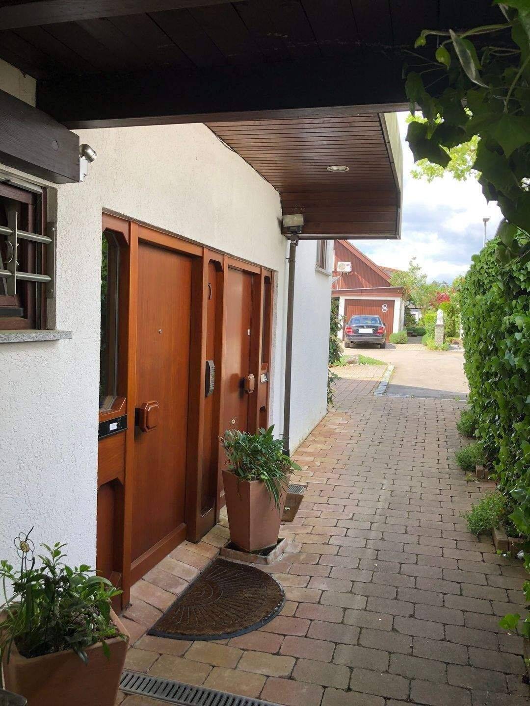 - PROVISIONSFREI - Besonderes Zweifamilienhaus in beliebter naturnaher Wohnlage von RT - Ohmenhausen ( Am Hasenberg ) – Reutlingen – Vorschaubild 4