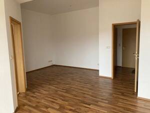 Helle, frisch sanierte 2-Raumwohnung mit XXL-Balkon - bald einziehen