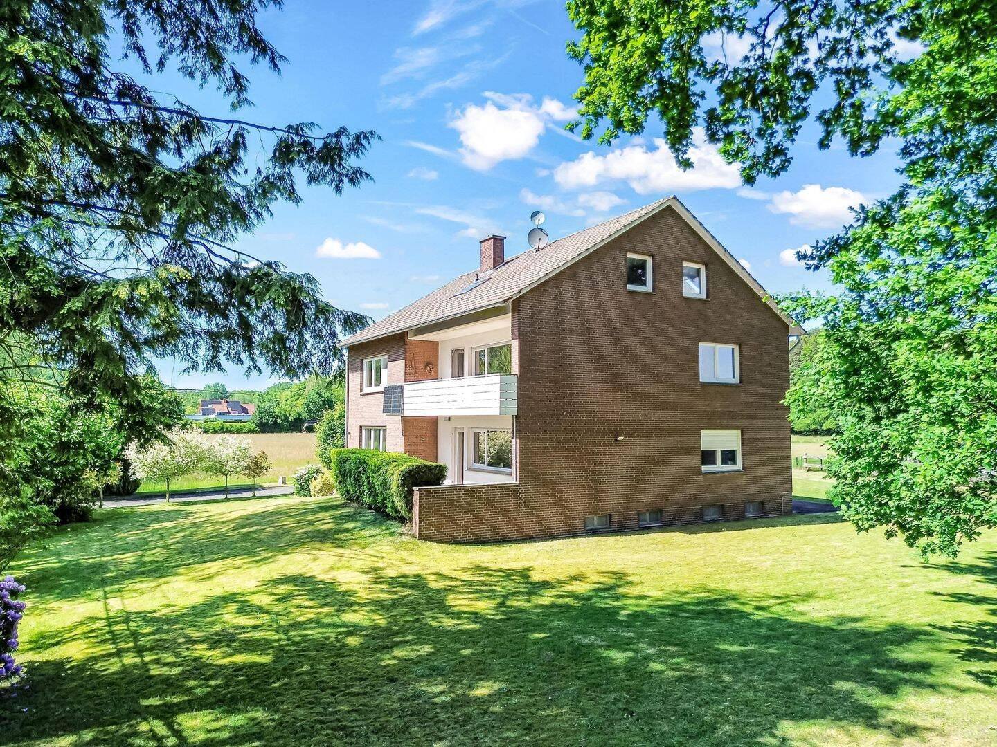 Seltene Gelegenheit in gefragter Lage - Großzügiges Wohnensemble mit Gewerbeoption und großem Garten – Bielefeld – Vorschaubild 2