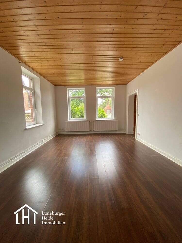 3-Zimmer Erdgeschoss Wohnung mit Terrasse in Groß Liedern.