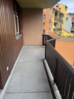 Renovierte 2-Zimmer-Wohnung mit neuem Bad, großem Südostbalkon & Aufzug – 85748 Garching bei München – Vorschaubild 4