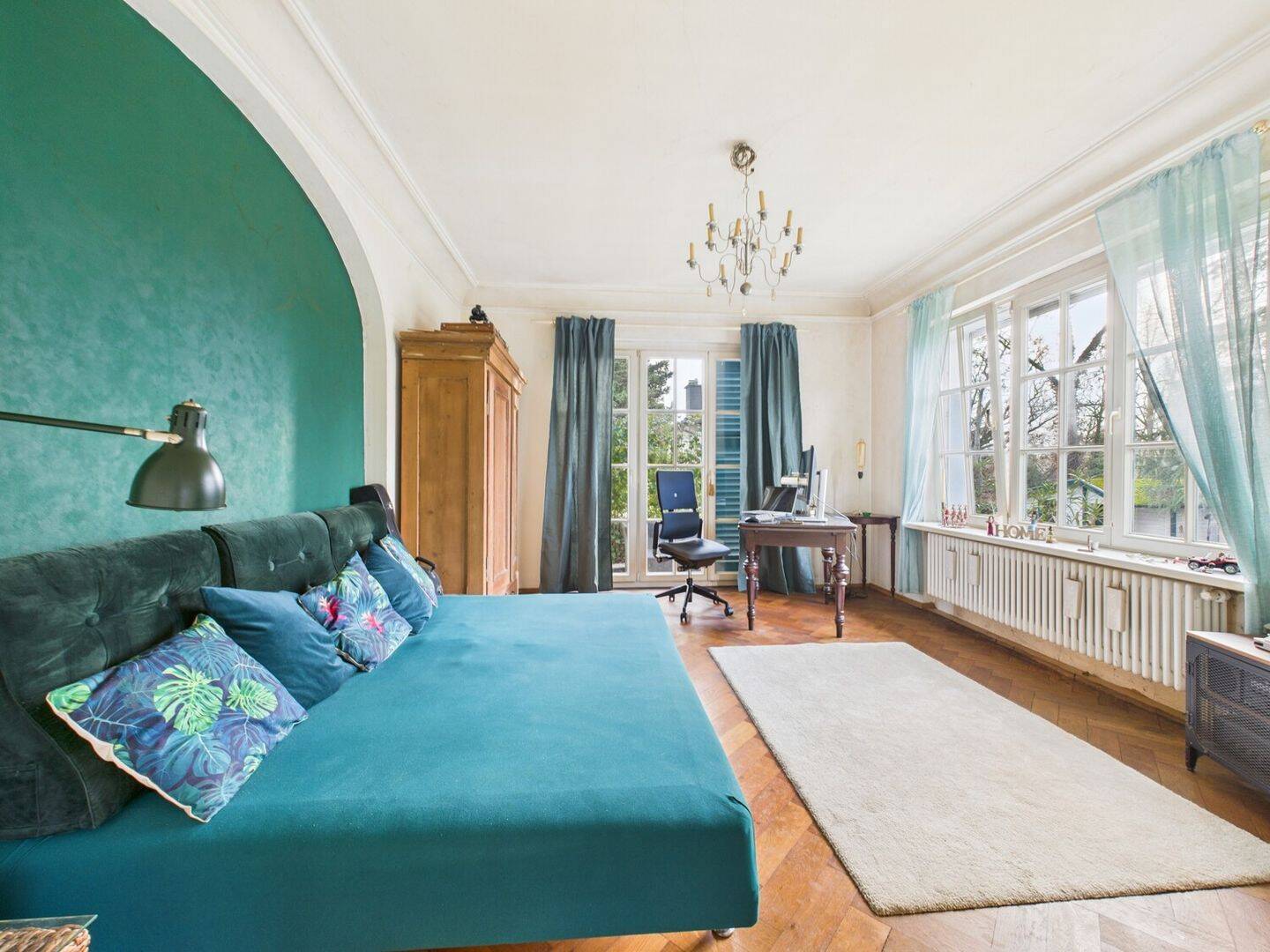 Stilvolle Erdgeschosswohnung mit Altbaucharme, Holzdielen & gemütlichem Innenhof – Wiesbaden – Vorschaubild 2