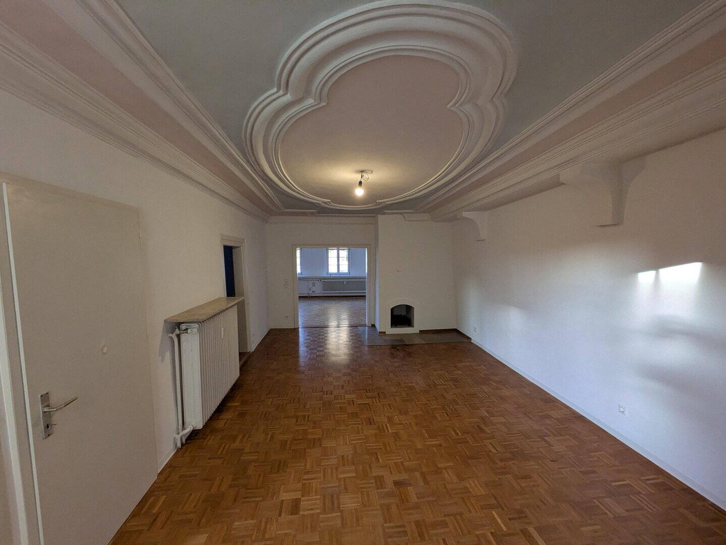 Großzügige Räume  / stilvolle Wohnung  in Fachwerkhaus am Marktplatz/auch als Praxis/Büro geeignet