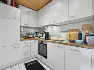 Zentrale Geräumige 1-Zimmerwohnung mit ruhigem Südbalkon, eigener Stellplatz inklusive! – 23558 Lübeck – Vorschaubild 5