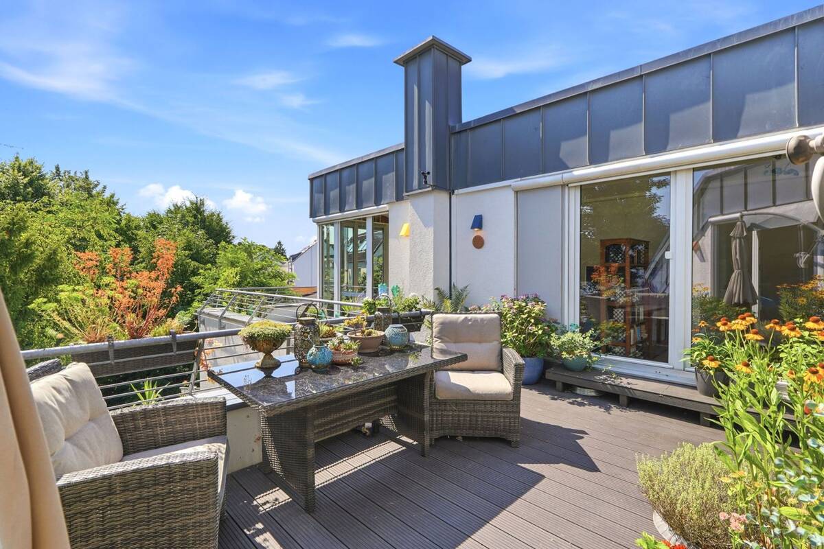 # Penthouse in direkter Rheinnähe # – 53179 Bonn – Bild 1 von 9