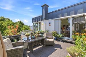 # Penthouse in direkter Rheinnähe #