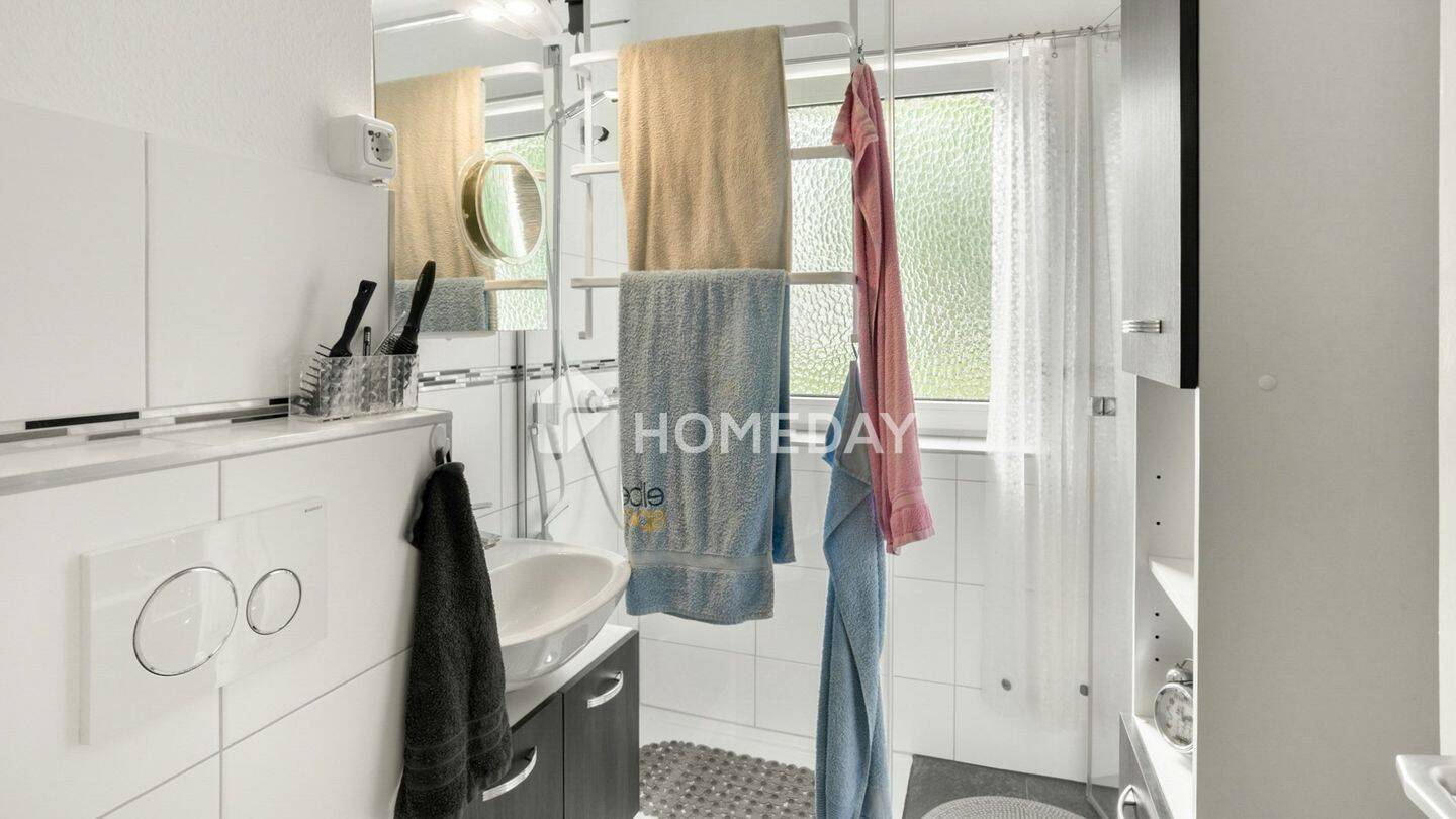 Drei Zimmer mit Loggia und Garage in gepflegter Wohnanlage – Flintbek – Vorschaubild 2