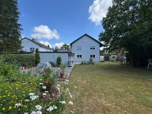 Mü.-Waldperlach - 2-Familienhaus mit traumhaften Garten bzw. Baugrund für max. 420 qm Wohnfläche – 81739 München – Vorschaubild 1