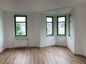2-Zimmer-DG-Wohnung mit großem, hellem Wohnzimmer mit Erker – 9130 Chemnitz – Vorschaubild 4