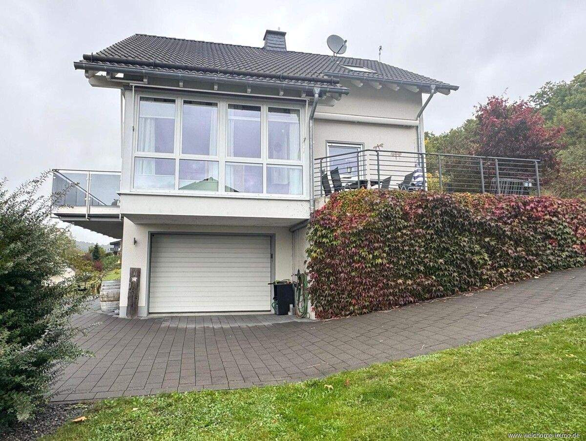 Exklusives Einfamilienhaus in Sackgassenlage im Raum Meschede – Meschede – Bild 1 von 9