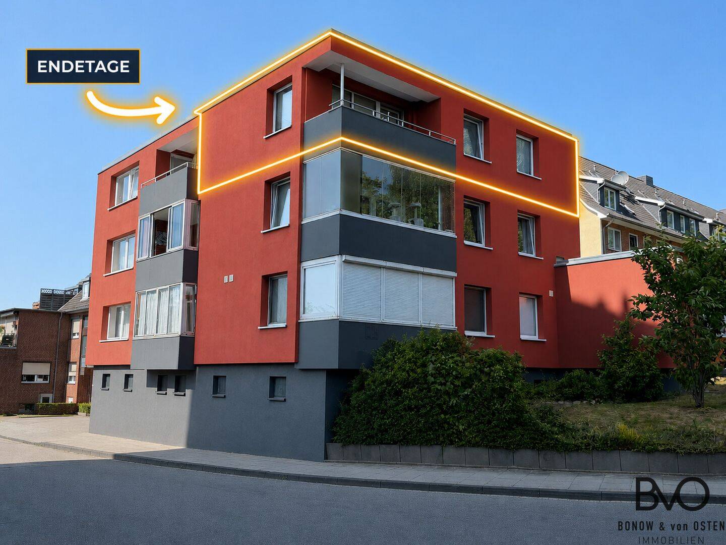 Endetagenwohnung mit Balkon und Stellplatz. Renovierungsbedürftig