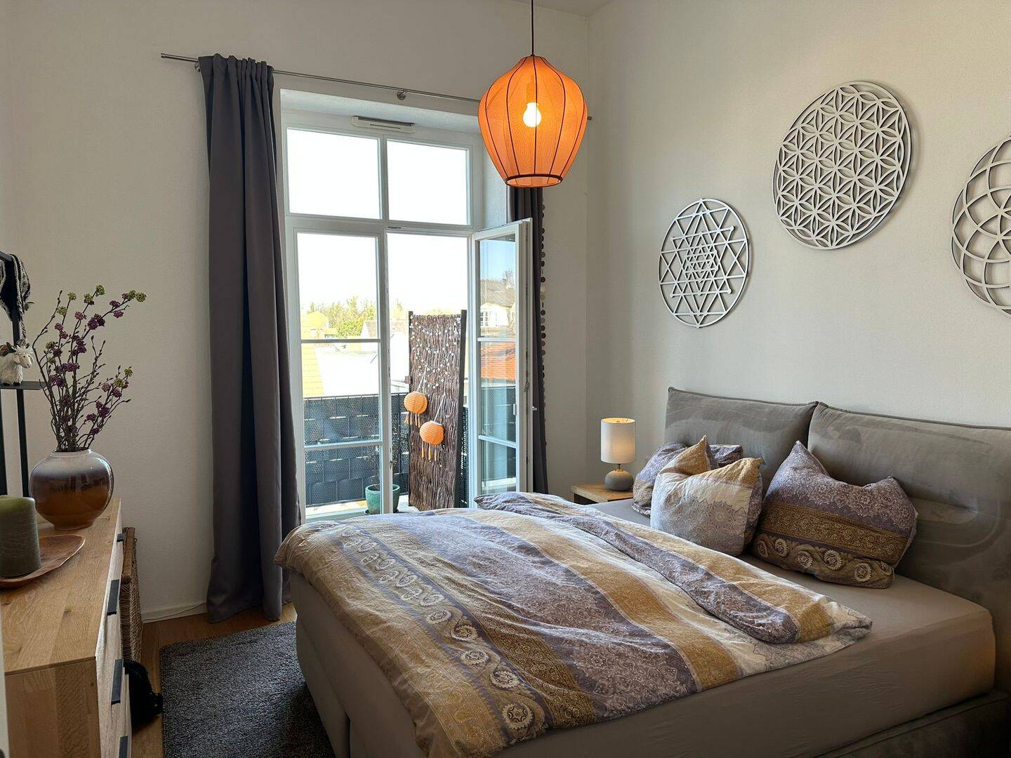 Moderne voll- oder teilmöblierte 3-Zimmer Altstadtwohnung mit Balkon & Tiefgaragenstellplatz (2,5 - 3 Jahre) – Ingolstadt – Vorschaubild 9