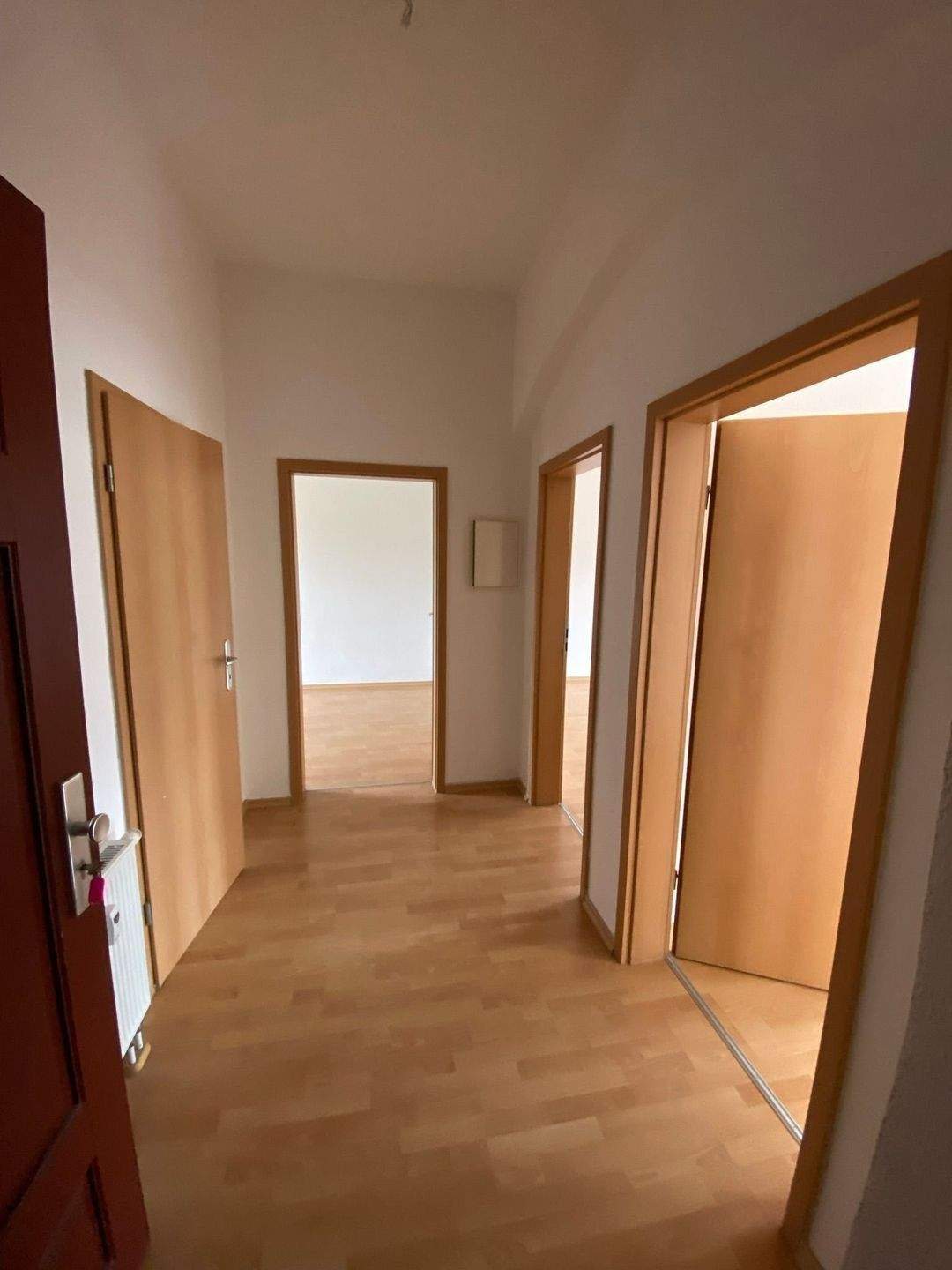 solide 3-R-Wohnung mit Laminat & Balkon in ruhiger Lage, Klarastr. 40 – Chemnitz – Vorschaubild 9