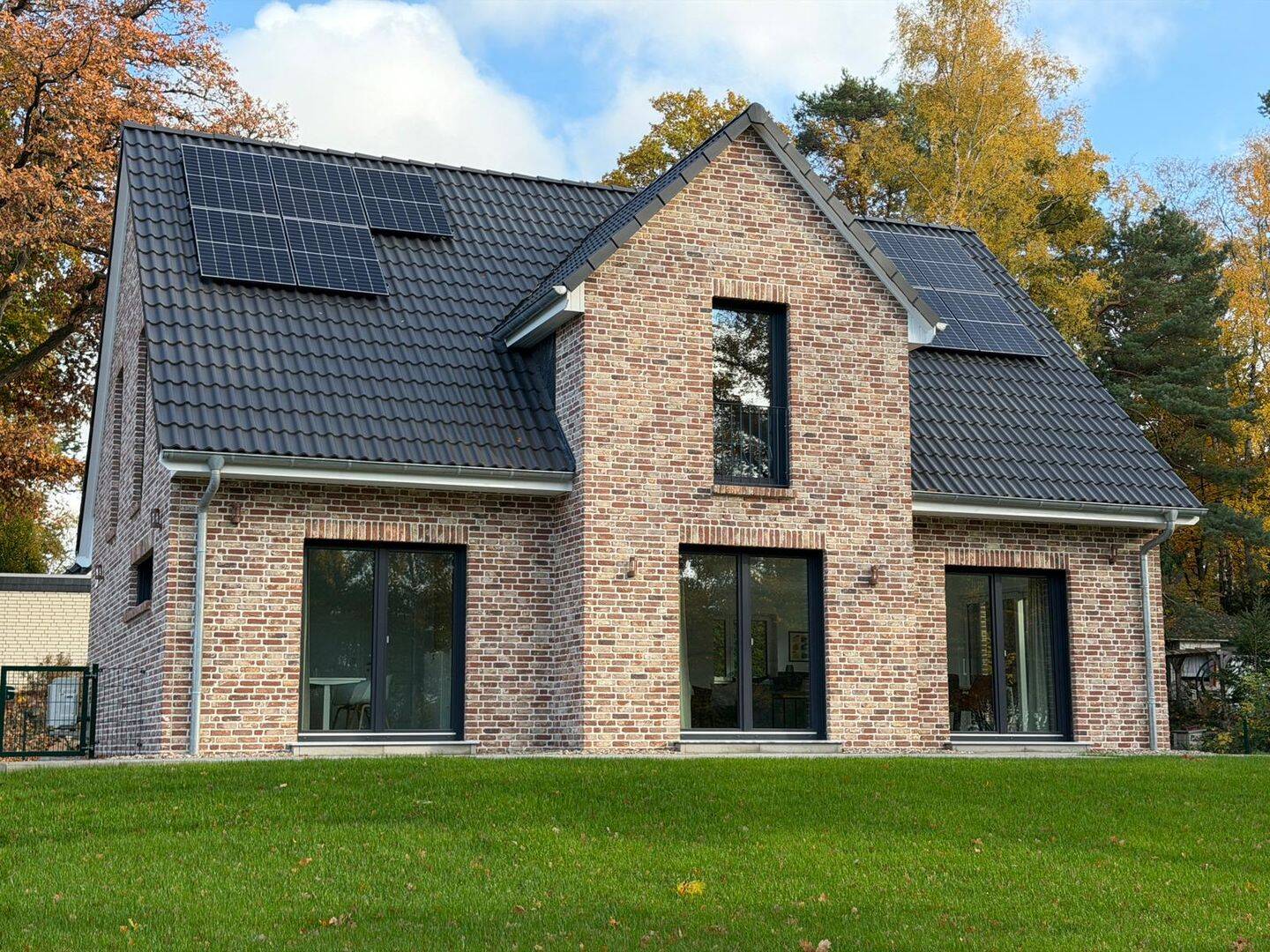 Hausbesichtigung des neuen Musterhauses der Fa. Heinz von Heiden Massivhäusernach Vereinbarung