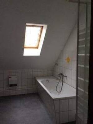 Jetzt die erste Kaltmiete sparen! 3-Zimmer im Dachgeschoss! – 45359 Essen – Vorschaubild 3