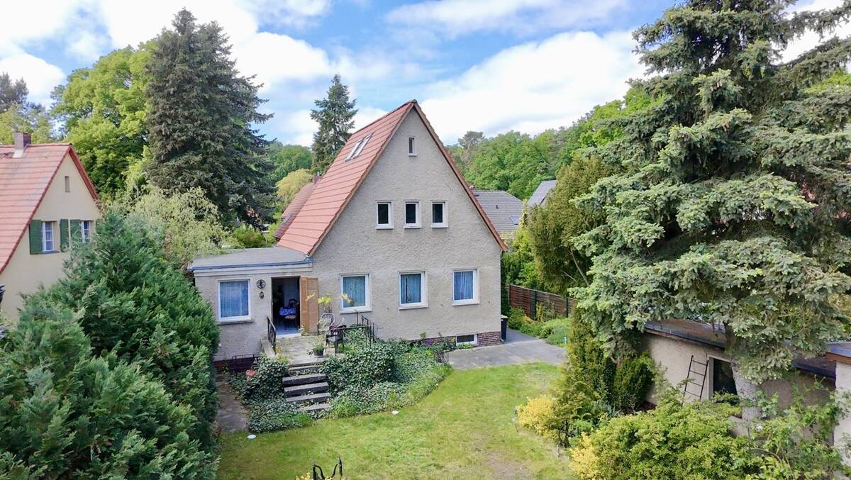 EFH mit zusätzlichem Bungalow, weiterem Baufeld am Wald in Potsdam – 14478 Potsdam – Bild 1 von 9