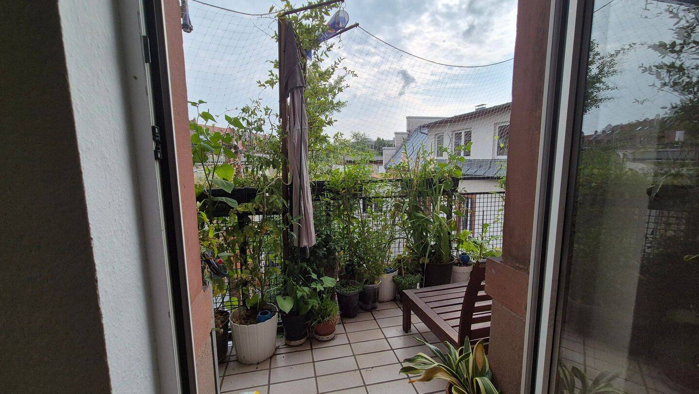 Helle 2-Zimmer-Wohnung mit Einbauküche & Balkon - Ost-Stadt Charm