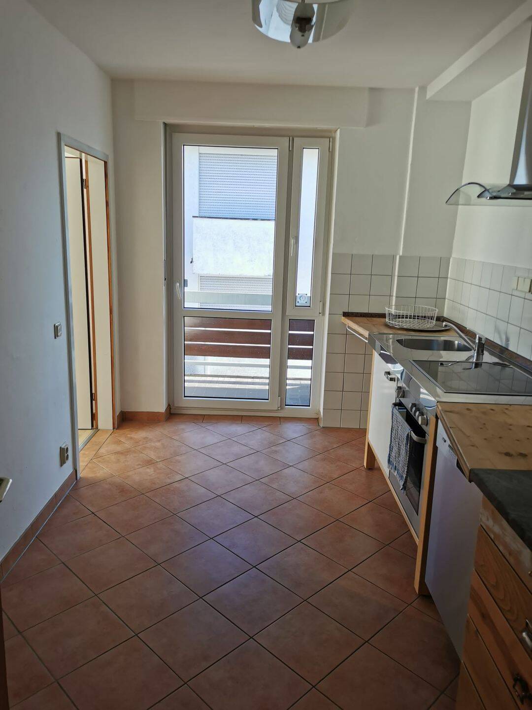 Helle, geräumige Wohnung in ruhiger Wohngegend in der Nähe der Uni – Saarbrücken – Vorschaubild 4