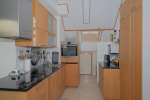 Aussicht, Natur und Design: exquisite 3-Zimmer Dachgeschosswohnung in Freiburg St. Georgen – 79111 Freiburg im Breisgau – Vorschaubild 9