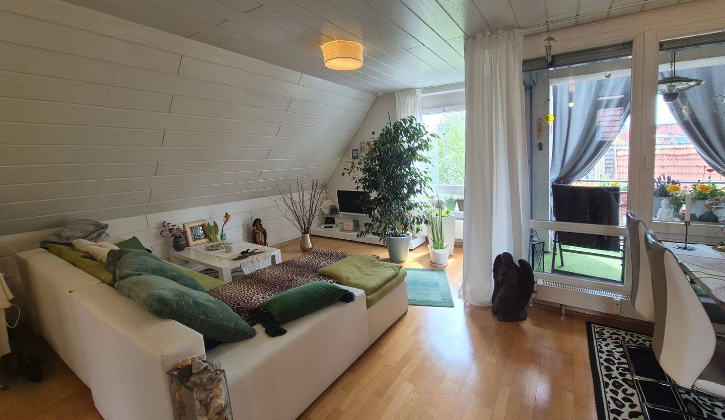 Urbanes Investment mit Aussicht: Charmante 3-Zimmer-Maisonette im Herzen von Reutlingen – Reutlingen – Vorschaubild 2
