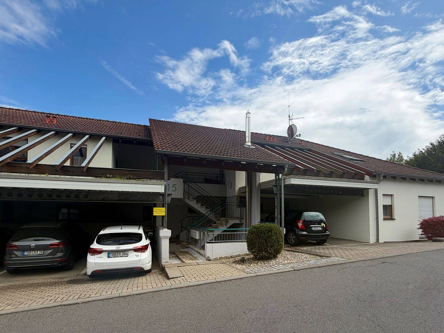 Charmante 2,5-Zimmer-Eigentumswohnung mit Terrasse und Stellplatz in Tauberbischofsheim – Tauberbischofsheim – Vorschaubild 5