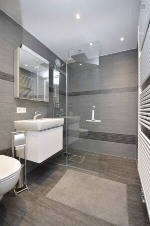 Modern möblierte Wohnung mit Klimaanlage, Internet und TG-Stellplatz in Stuttgart Asemwald – 70599 Stuttgart – Vorschaubild 4
