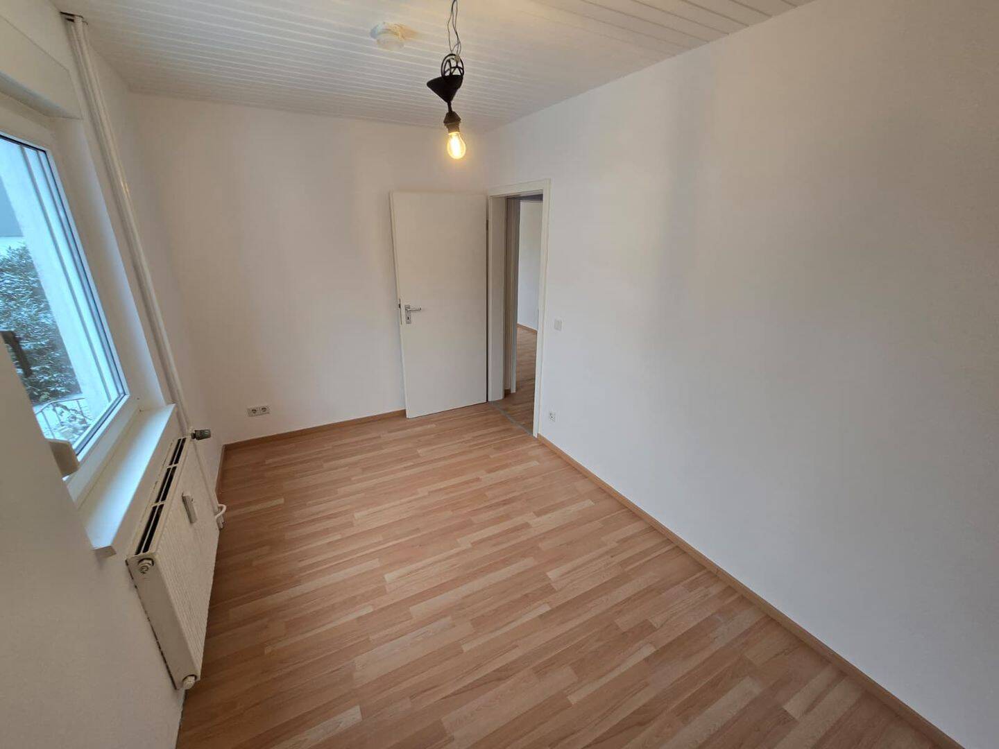3-Zimmerwohnung im EG mit Küche(NEU), Garten, Garage und Keller – Nürnberg – Vorschaubild 8