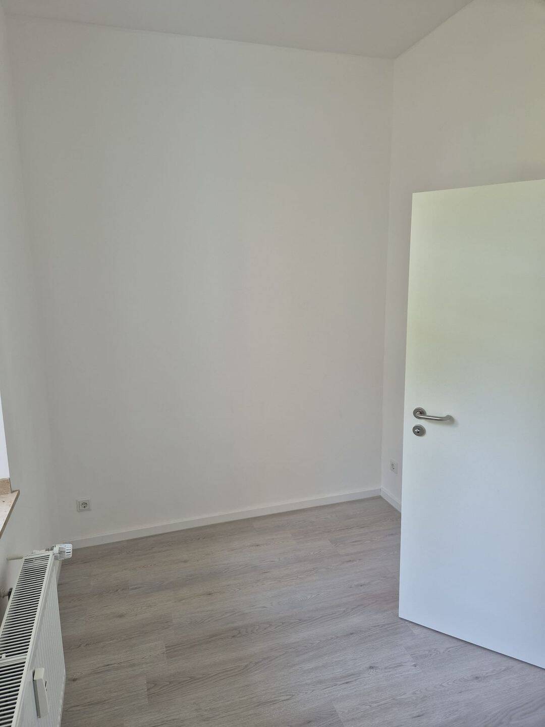 Kernsaniertes Apartment mit kleiner Terrasse – Krefeld – Vorschaubild 4