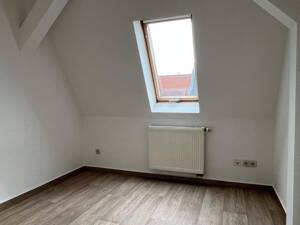 Bezugsfreie 3-Zimmer Dachgeschoss-Wohnung in Jena-West – 7743 Jena – Vorschaubild 4