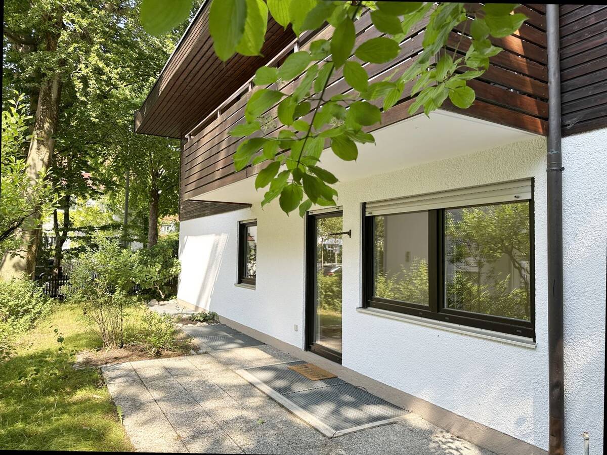 Gartenliebhaber - helle EG-Wohnung mit Hobbyraum in Pasing – 81245 München – Bild 1 von 9