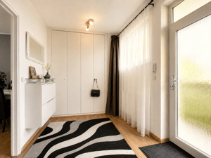 Sonnige 2-Zimmer-Wohnung mit Süd-Balkon, Aufzug und Tiefgaragenplatz – 51377 Leverkusen – Vorschaubild 3