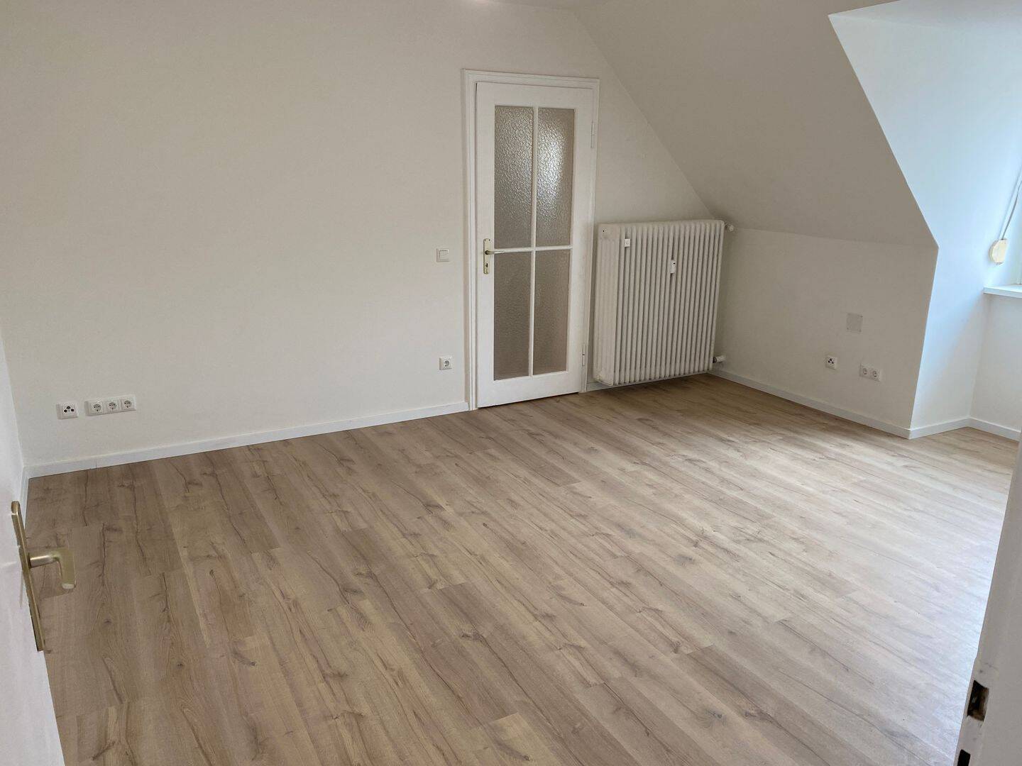 Neu renovierte 2-Zimmer-Wohnung in zentraler Lage – München – Vorschaubild 2