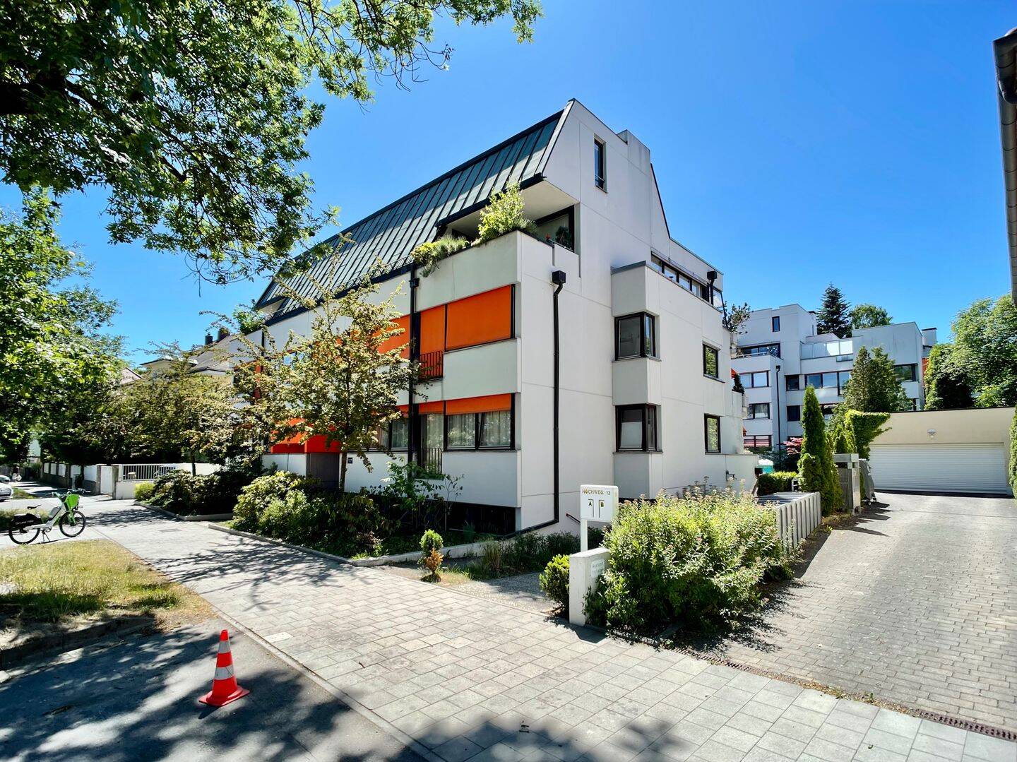 Lage, Lage, Lage! Praktische 2-Zimmer-Wohnung mit TG-Stellplatz im inneren Westen – Regensburg – Vorschaubild 2