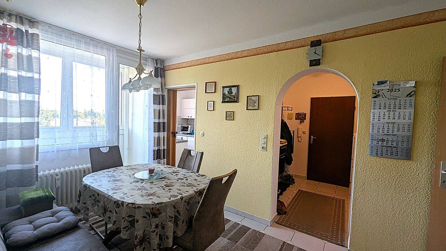 Charmante Eigentumswohnung mit idealer Raumaufteilung, Garage und Keller – Bremen – Vorschaubild 2