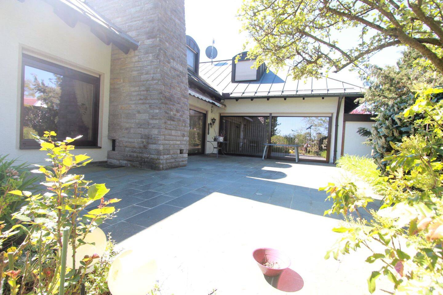 Großzügiges Wohnhaus mit Indoor-Pool, Sauna & 2 Garagen - ideal auch für 2 Familien – Nürnberg – Vorschaubild 6