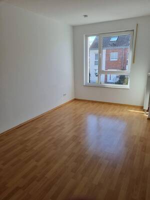Schönes, ruhig gelegenes Reihenmittelhaus (Energiekl. B), 4 Zi, 2 Bäder, Garage, 200m zur U-Bahn – 40489 Düsseldorf – Vorschaubild 5