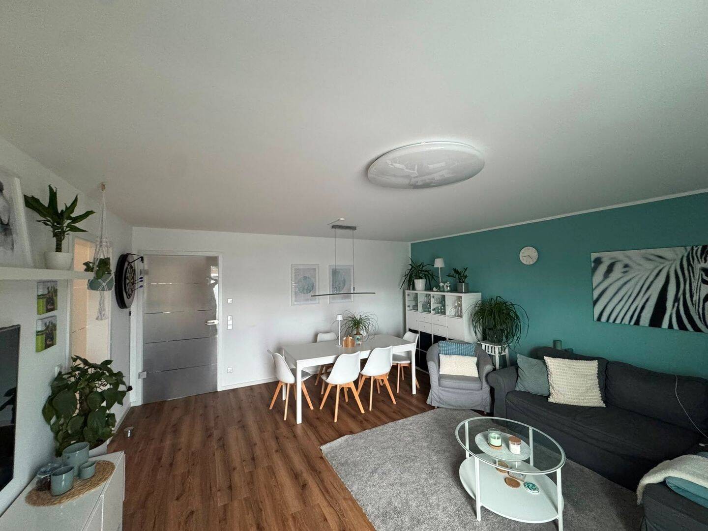 Moderne 3-Zimmer-Wohnung mit Balkon in zentraler Lage