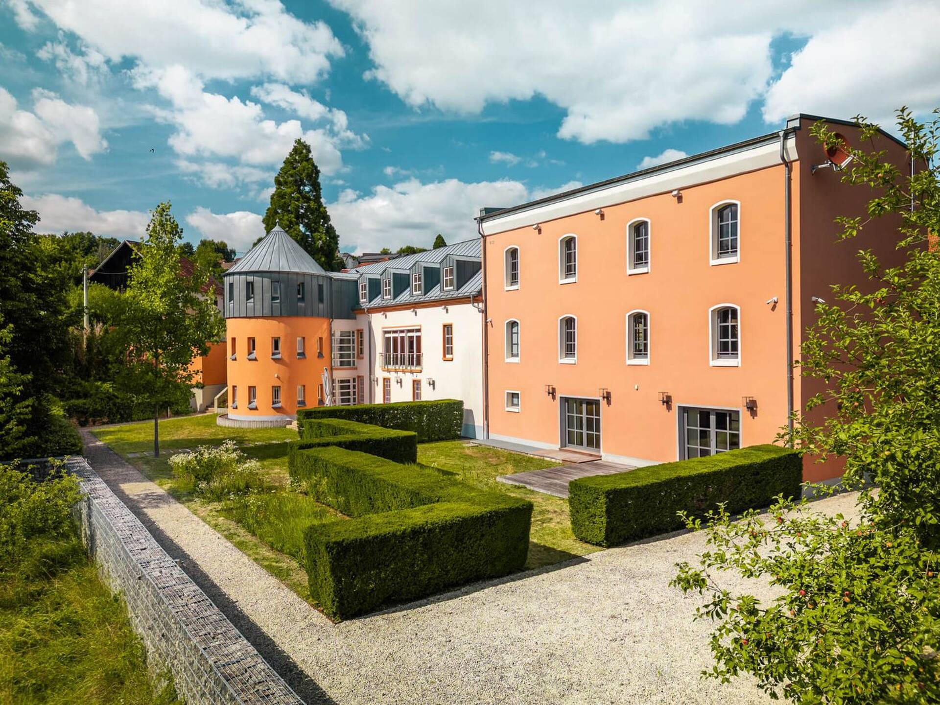 Haus in 66564 Ottweiler mit 680 m² kaufen