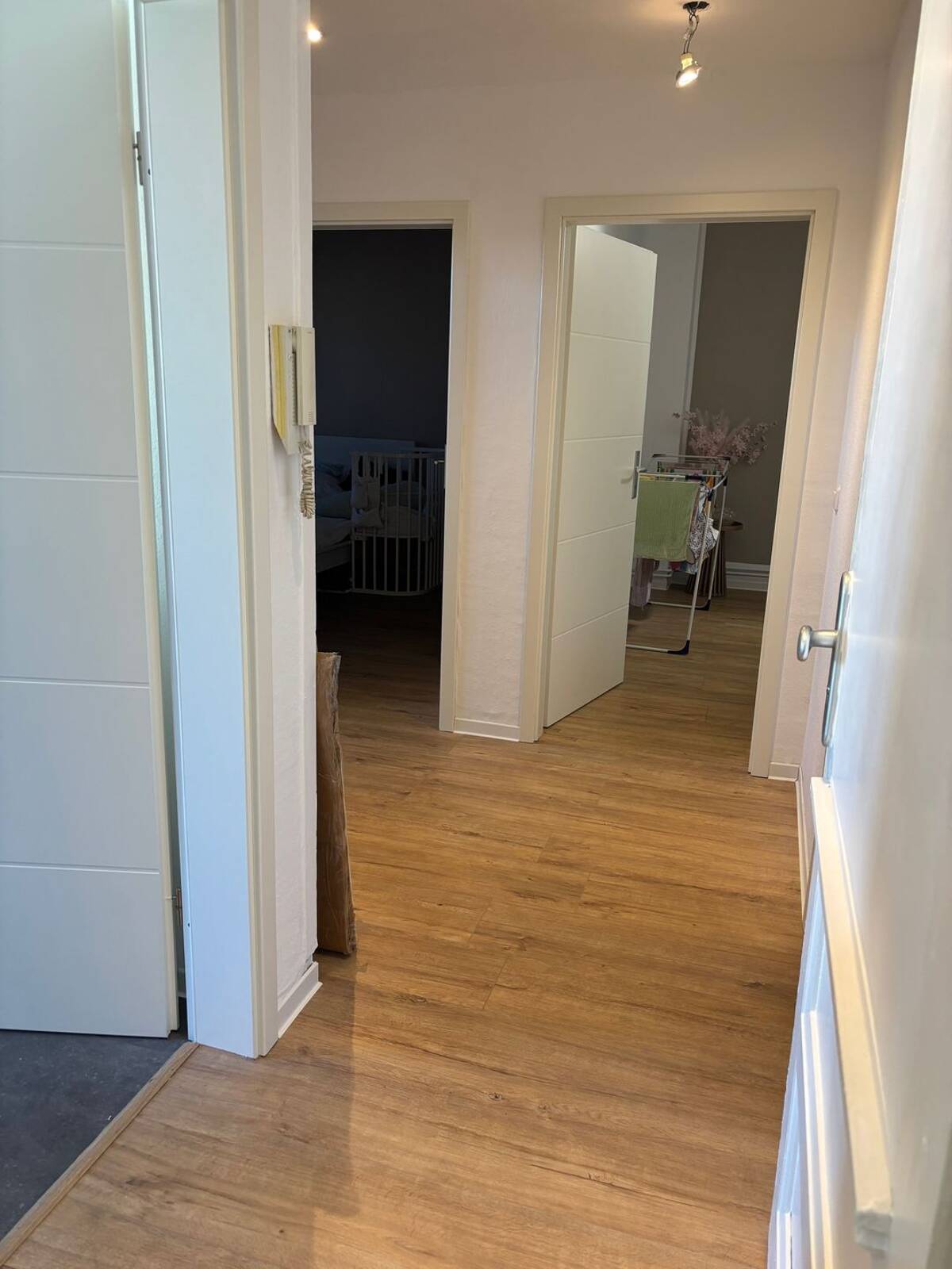 Dreizimmerwohnung mit Balkon – 65929 Frankfurt am Main – Bild 1 von 6