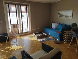 Freies Apartment in Bahrenfeld mit Aufzug, Video-Sprechanlage und Südbalkon
