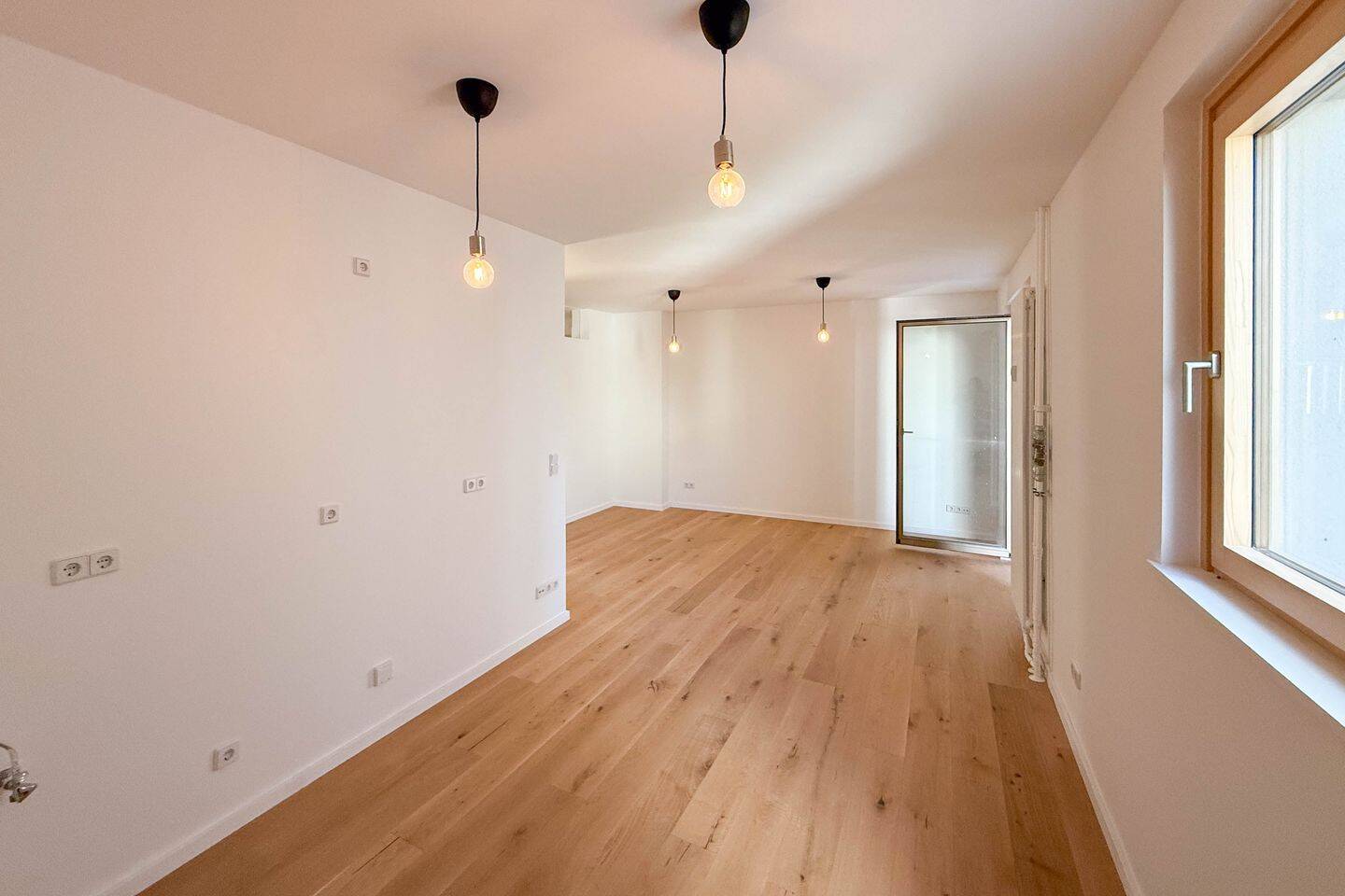 Einziehen und wohlfühlen - Stilvolle 2-Zimmer-Wohnung nahe dem Olivaer Platz – Berlin – Vorschaubild 4