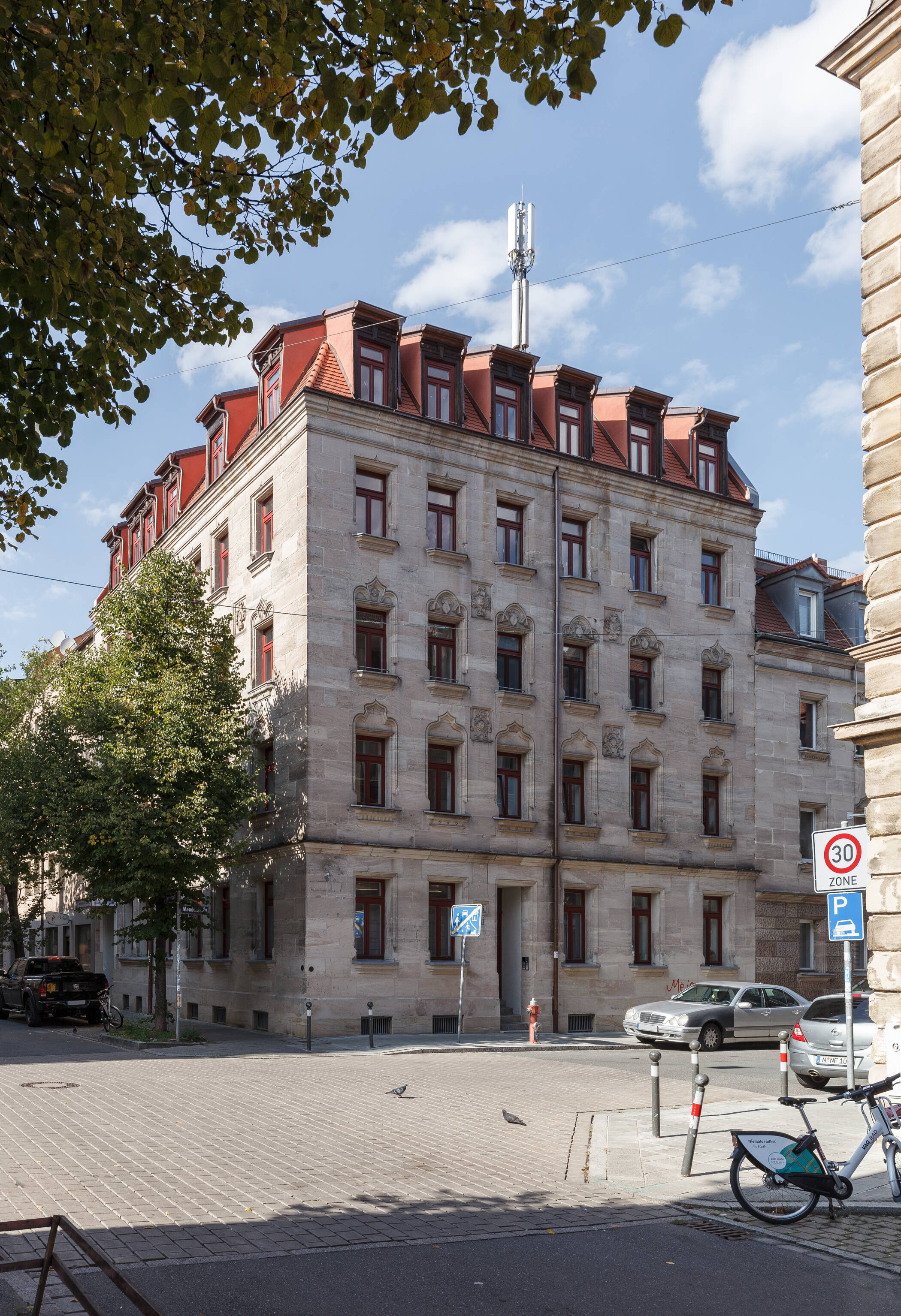 helle kernsanierte 4-Zi-Wohnung mit DG-Ausbaufläche – Nürnberg – Vorschaubild 9