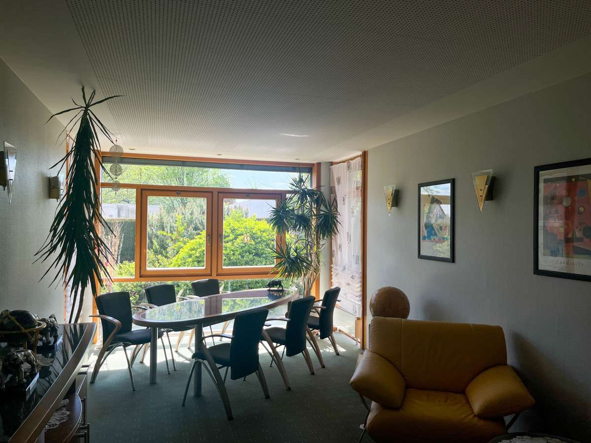 Attraktives Wohn- und Bürohaus bei Hof – Oberkotzau – Bild 1 von 9