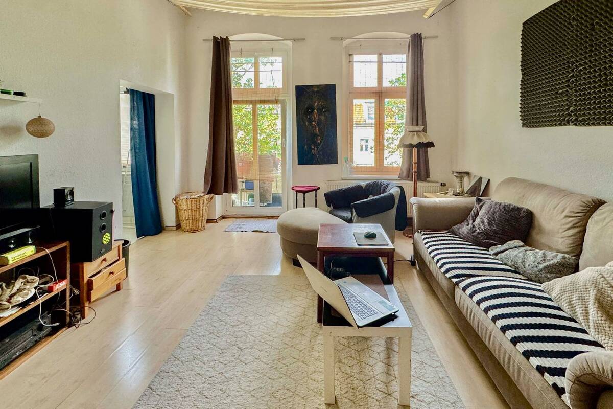 Kapitalanlage im Florakiez - Vermietete 1-Zimmer-Wohnung mit Altbaucharme – 13187 Berlin – Bild 1 von 9